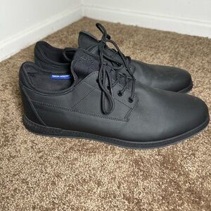 Men’s Aldo Suit Sneaker Size 11